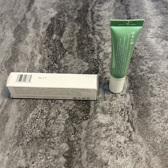 YC COLLECTION Bold + Matte Eyeshadow Primer - Picture 2 of 2